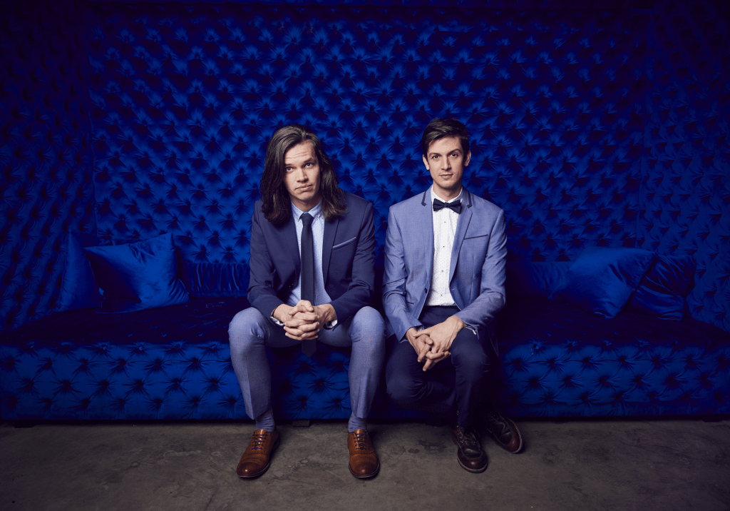 A24 aposta em seu primeiro musical, ‘F*cking Identical&nbsp;Twins’