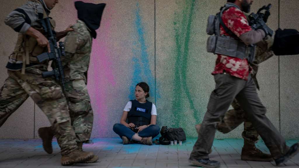 “Guerra Civil” é um sucesso de bilheteria nos EUA e Variety elege o melhor filme da&nbsp;A24.